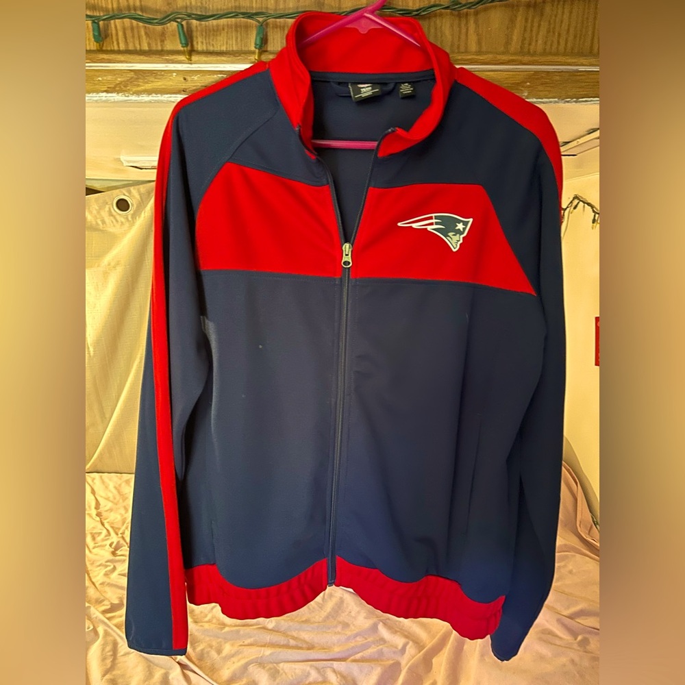 NFL NE Patriots dark Navy and Red Bomber Jacket unisex Women’s Lg